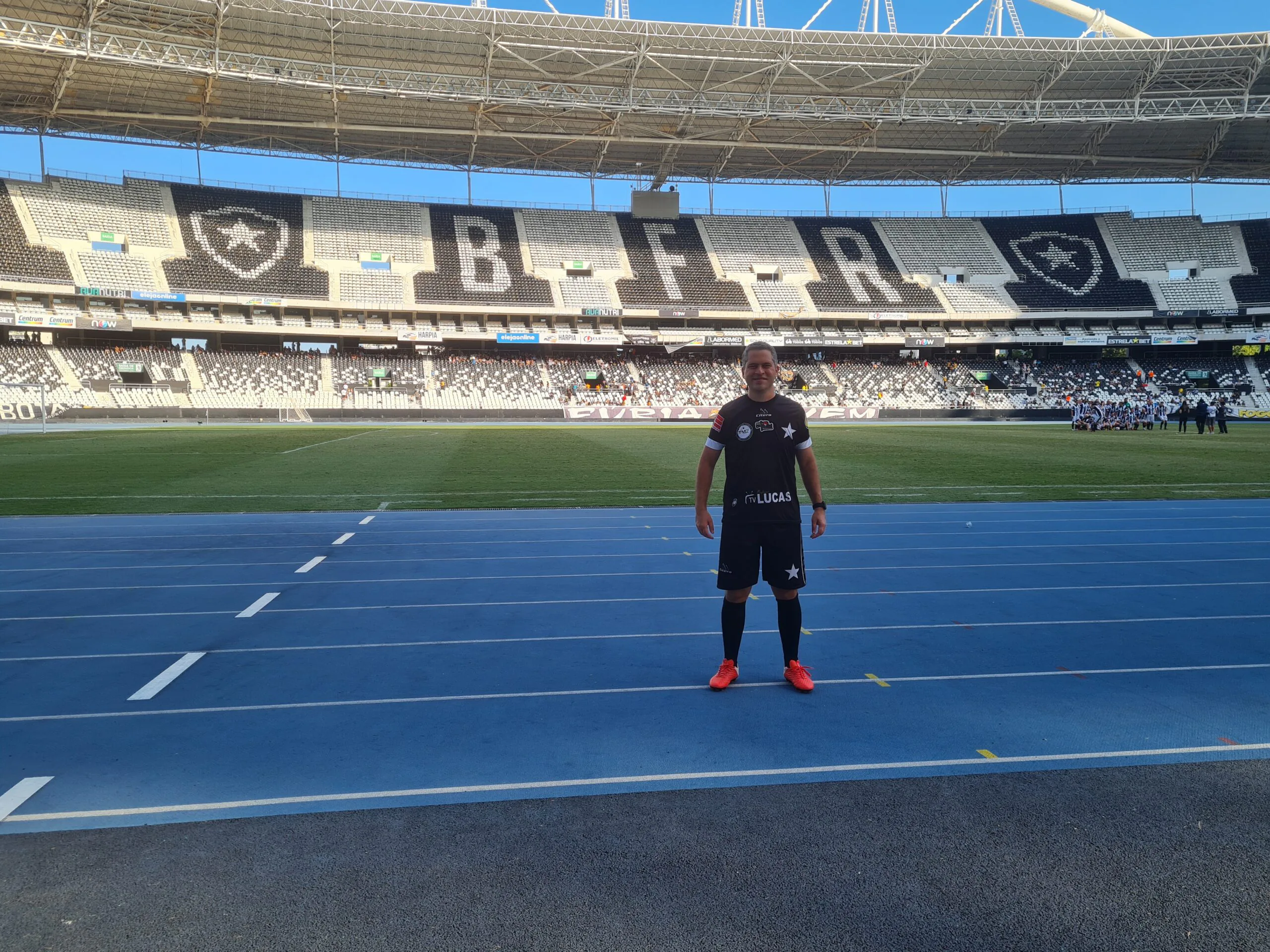 Dr. Juan Aquino no Engenhão, estádio do Botafogo, em dia de jogo.